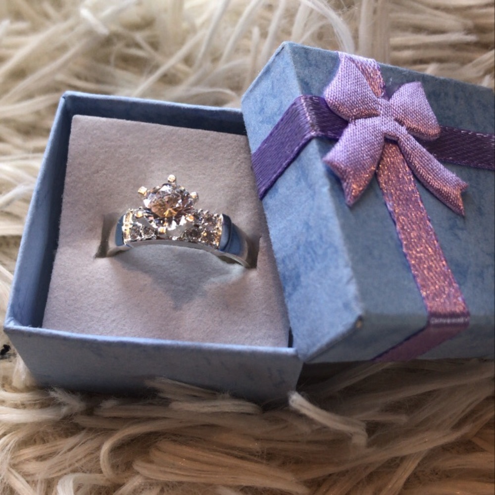 . 925 sterling silver ring zirconia ston engagement
